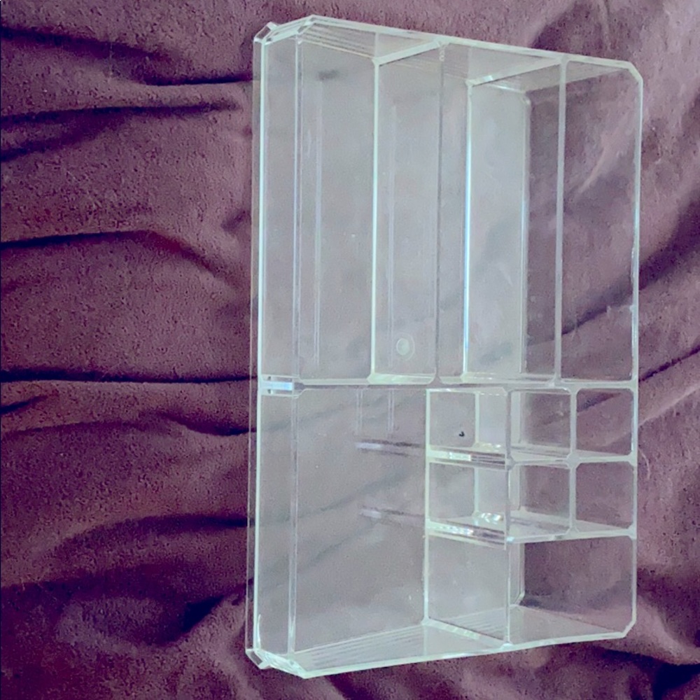 Makeup organizer